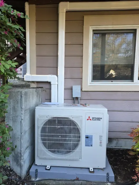 Mitsubishi three-zone heat pump system installed in Alamo